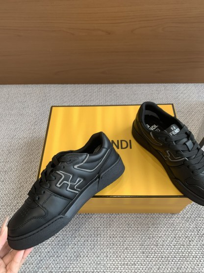 Fendi Fendi Board Shoes Casual Sports Shoes Couple Style👫