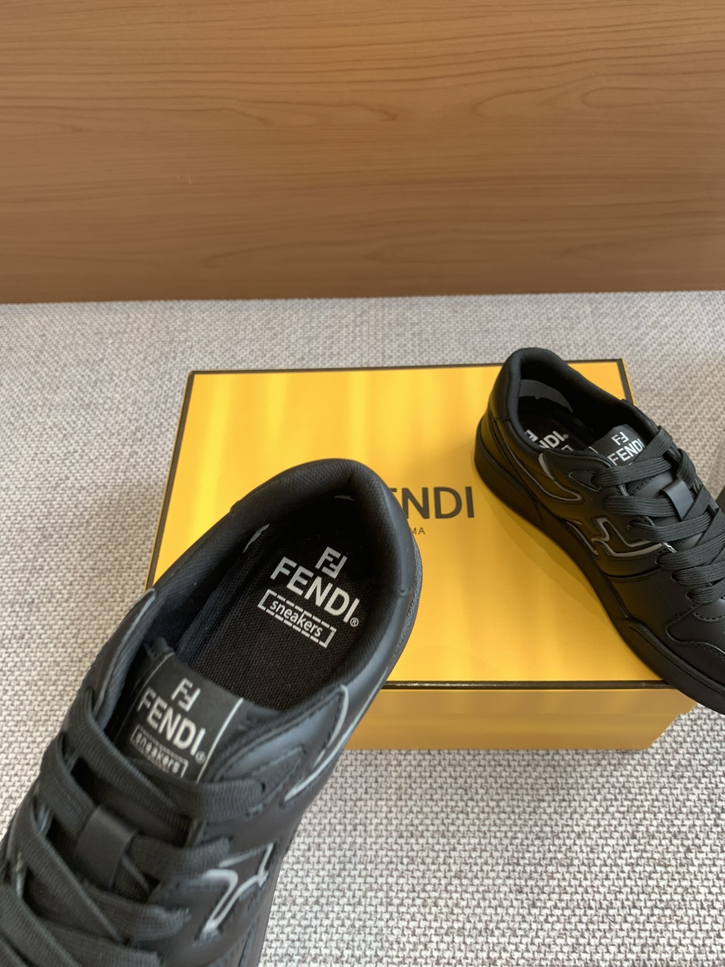 Fendi Fendi Board Shoes Casual Sports Shoes Couple Style👫