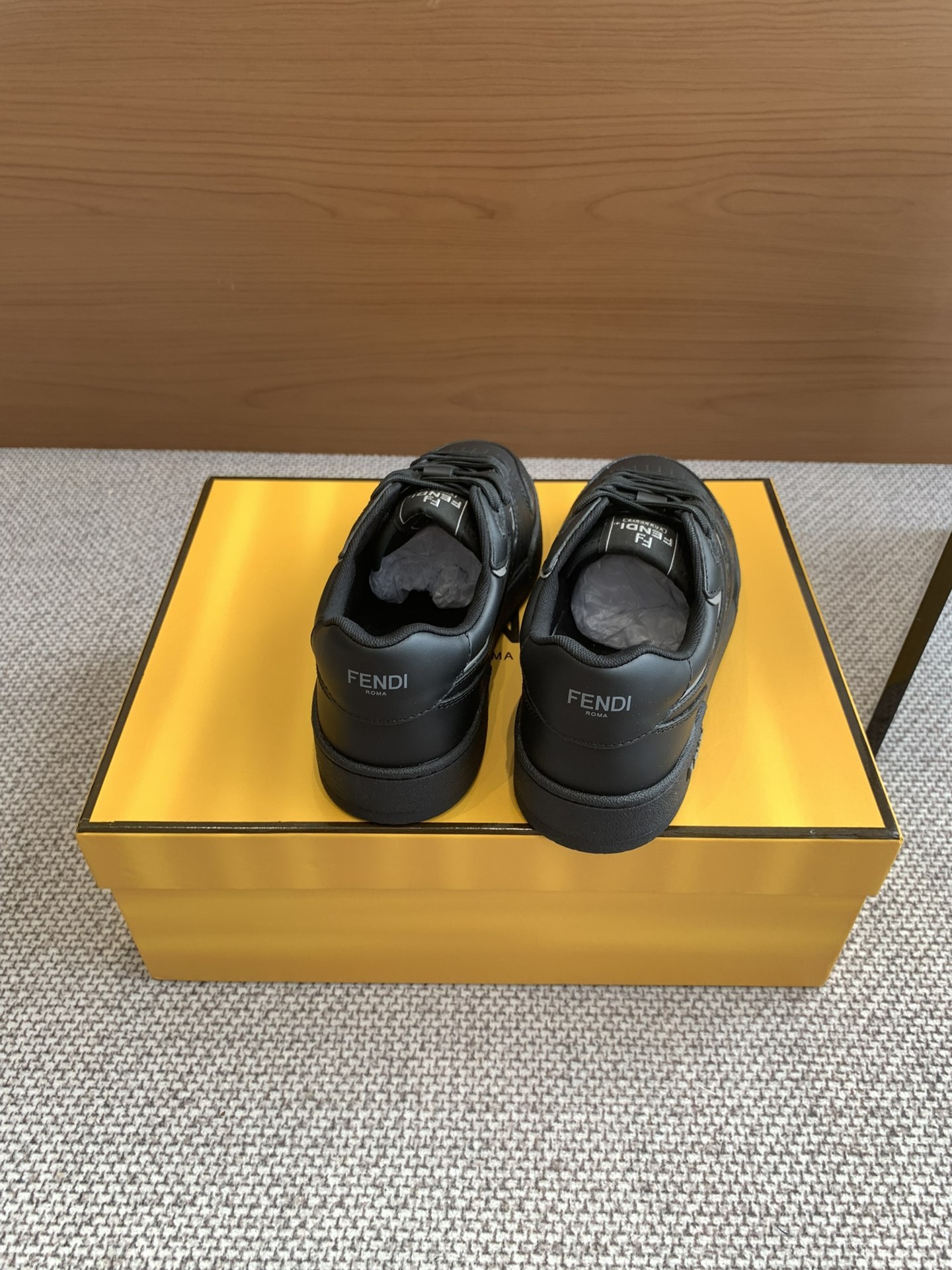 Fendi Fendi Board Shoes Casual Sports Shoes Couple Style👫