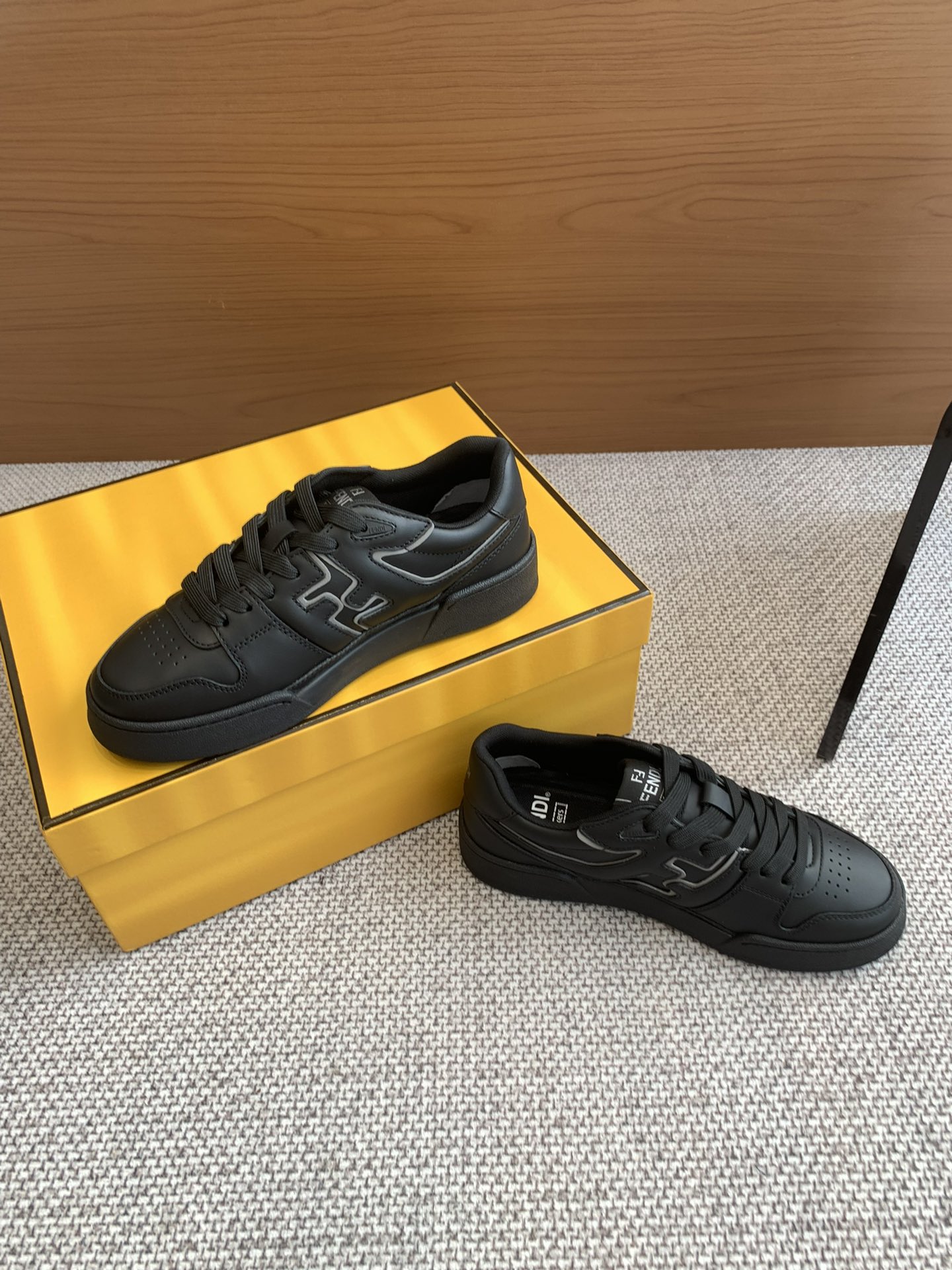 Fendi Fendi Board Shoes Casual Sports Shoes Couple Style👫