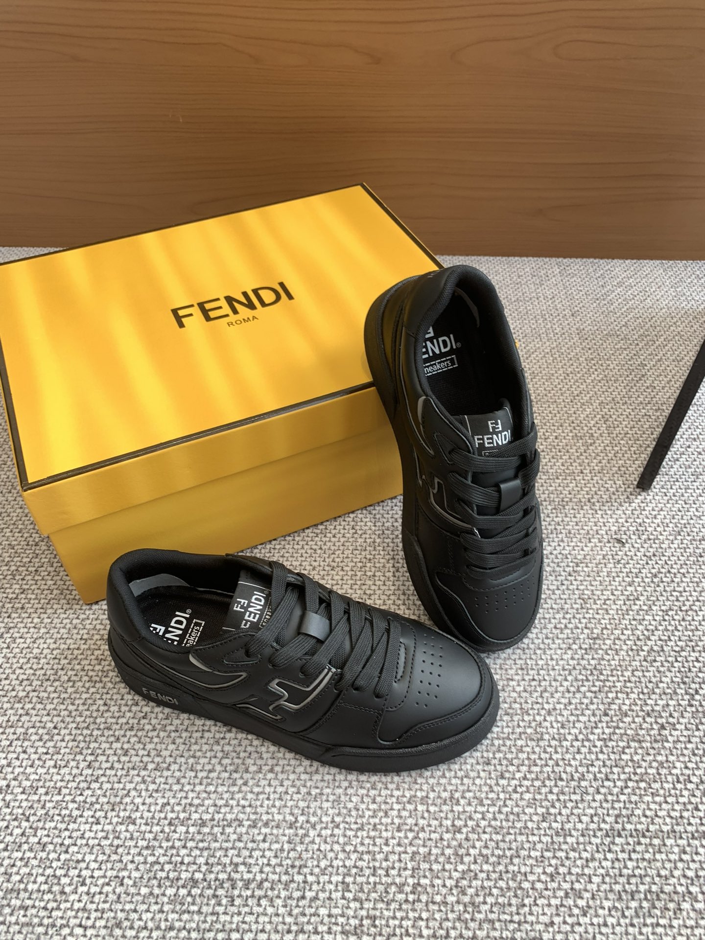 Fendi Fendi Board Shoes Casual Sports Shoes Couple Style👫