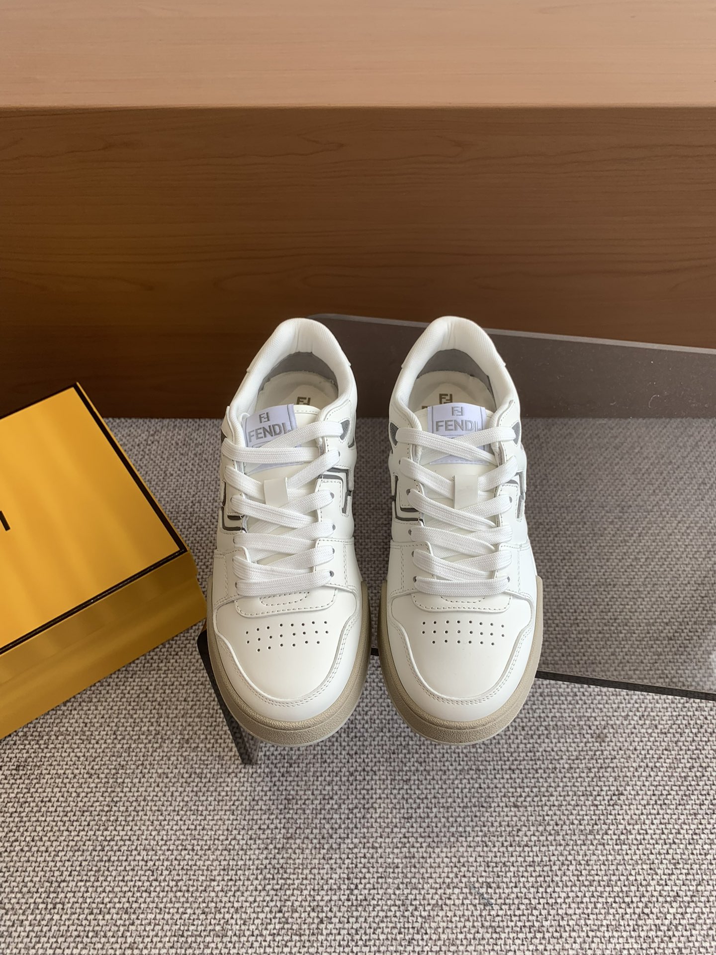 Fendi Fendi Board Shoes Casual Sports Shoes Couple Style👫