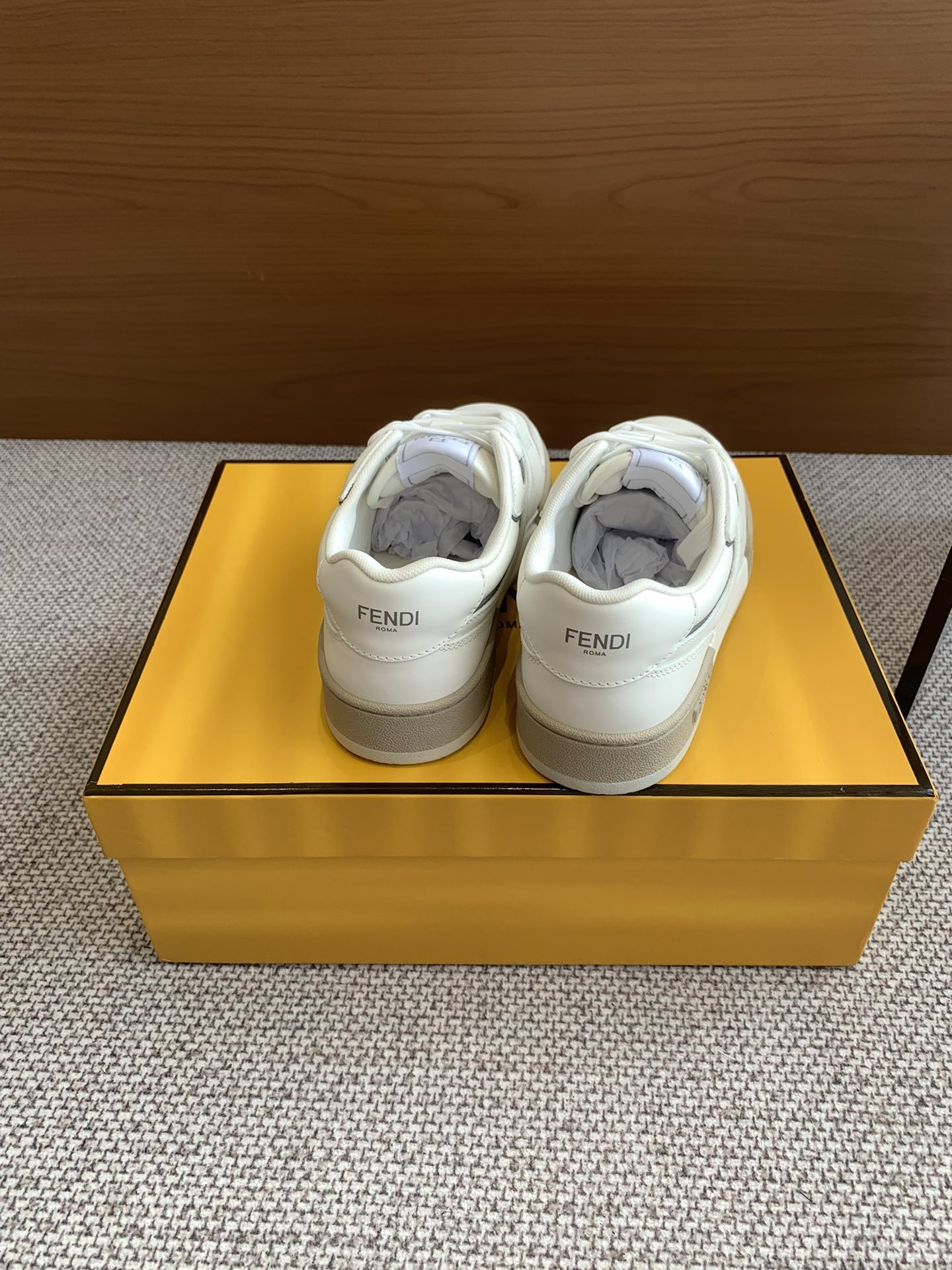 Fendi Fendi Board Shoes Casual Sports Shoes Couple Style👫