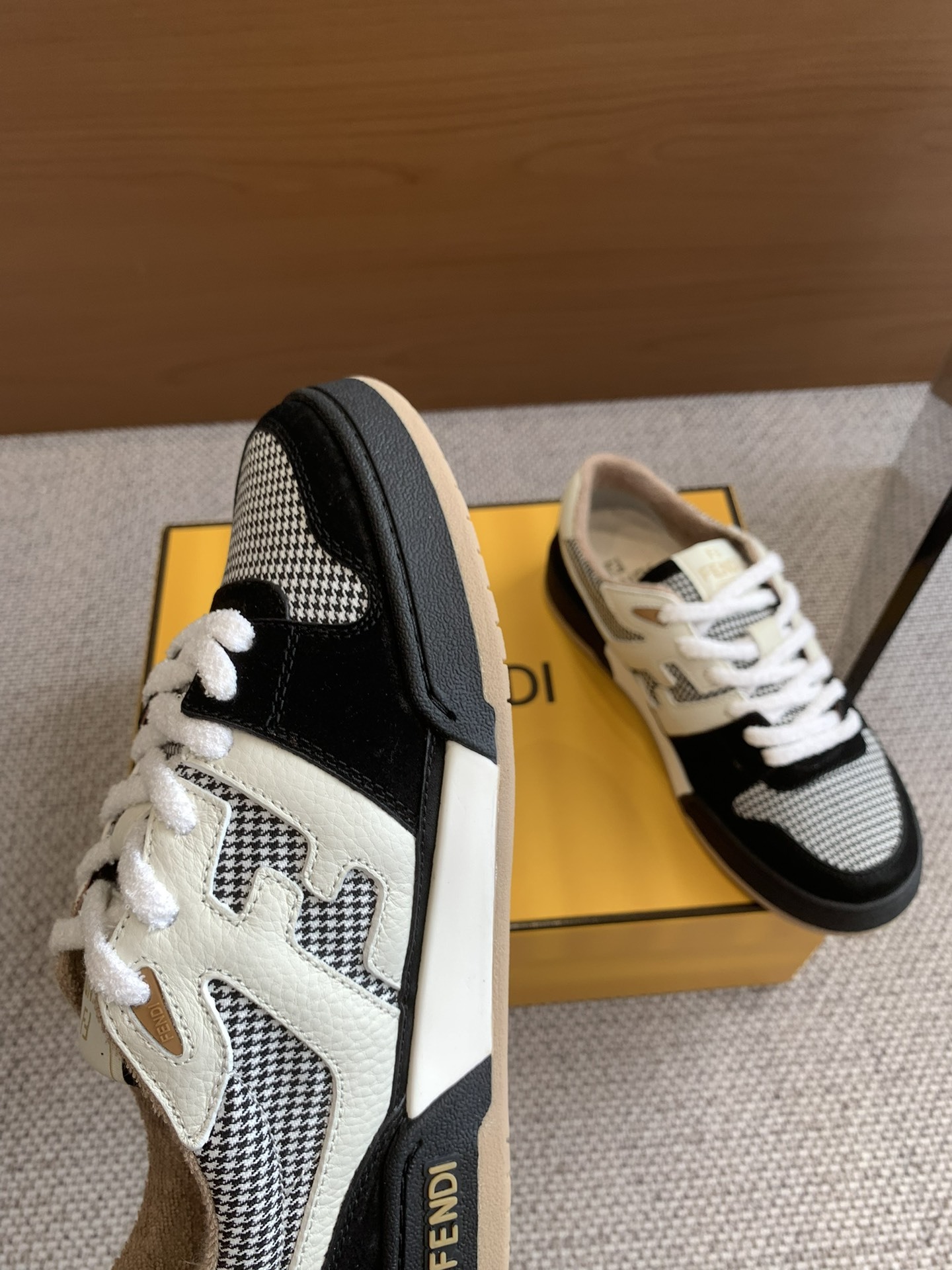 Fendi Fendi Board Shoes Casual Sports Shoes Couple Style👫