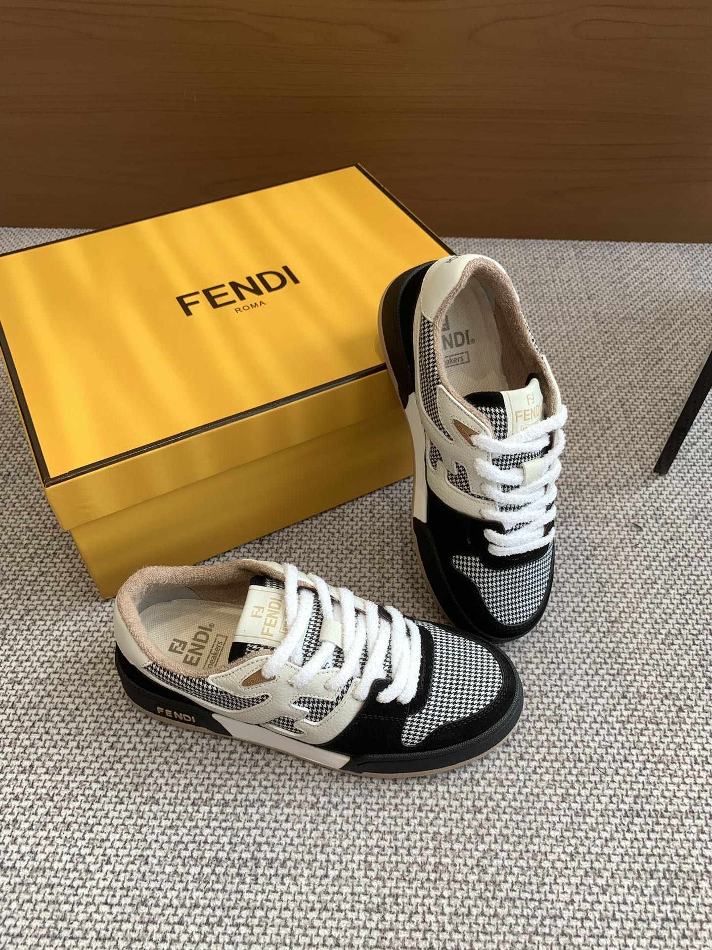 Fendi Fendi Board Shoes Casual Sports Shoes Couple Style👫