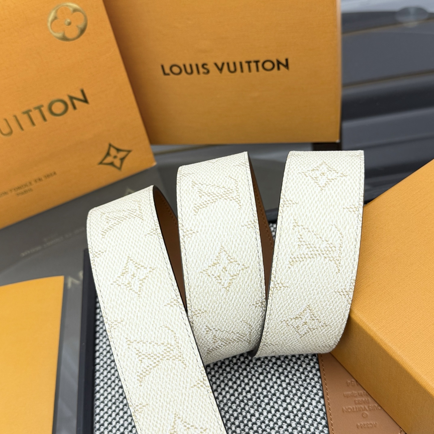 LV Dimension Monogram Héritage Double-sided belt