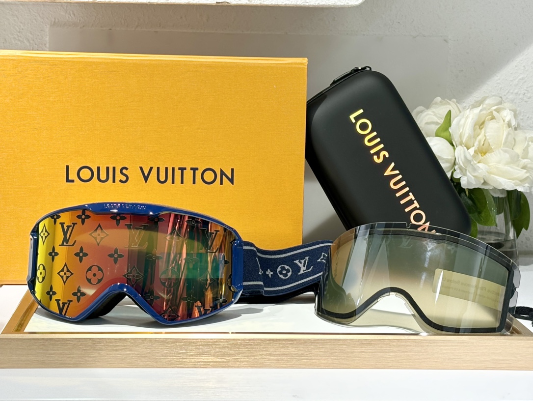 LV ski mirror
