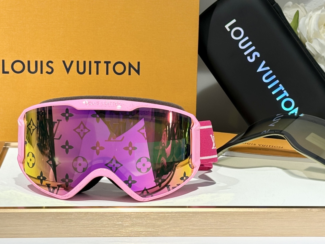 Lv ski goggles🎿