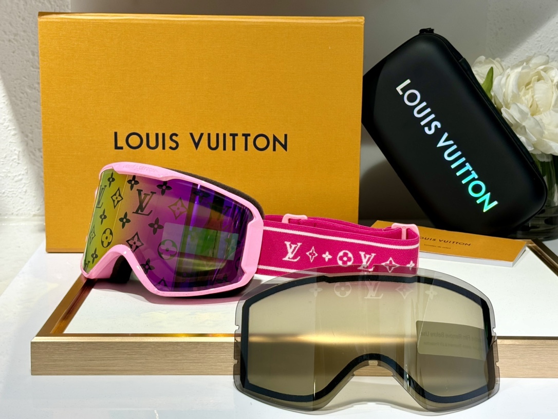 Lv ski goggles🎿