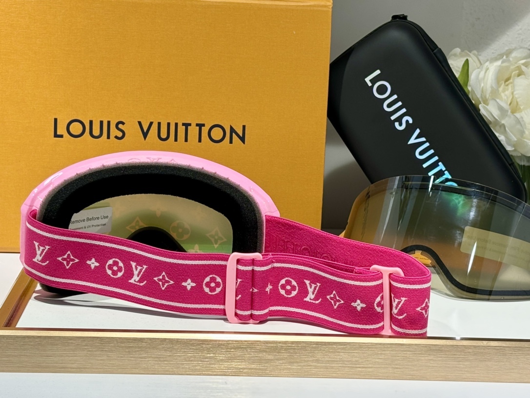 Lv ski goggles🎿