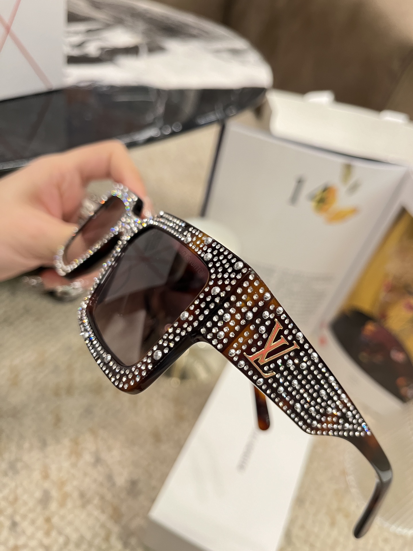 Wang Hedi's star-full sunglasses show