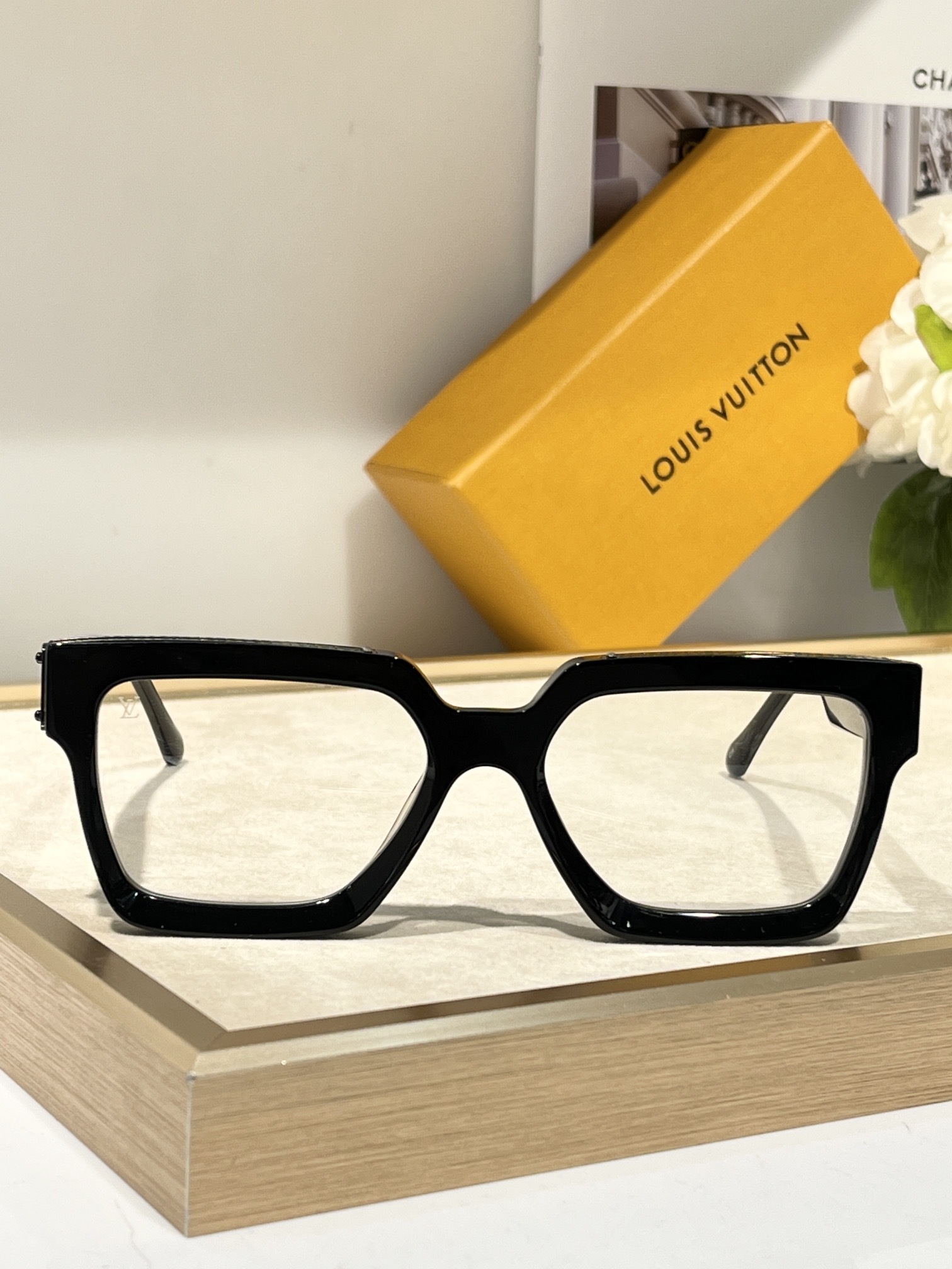 𝙇𝙊𝙐𝙄𝙎 𝙑𝙐𝙄𝙏𝙏𝙊 * Higher version The official website keeps updating the colorGlasses