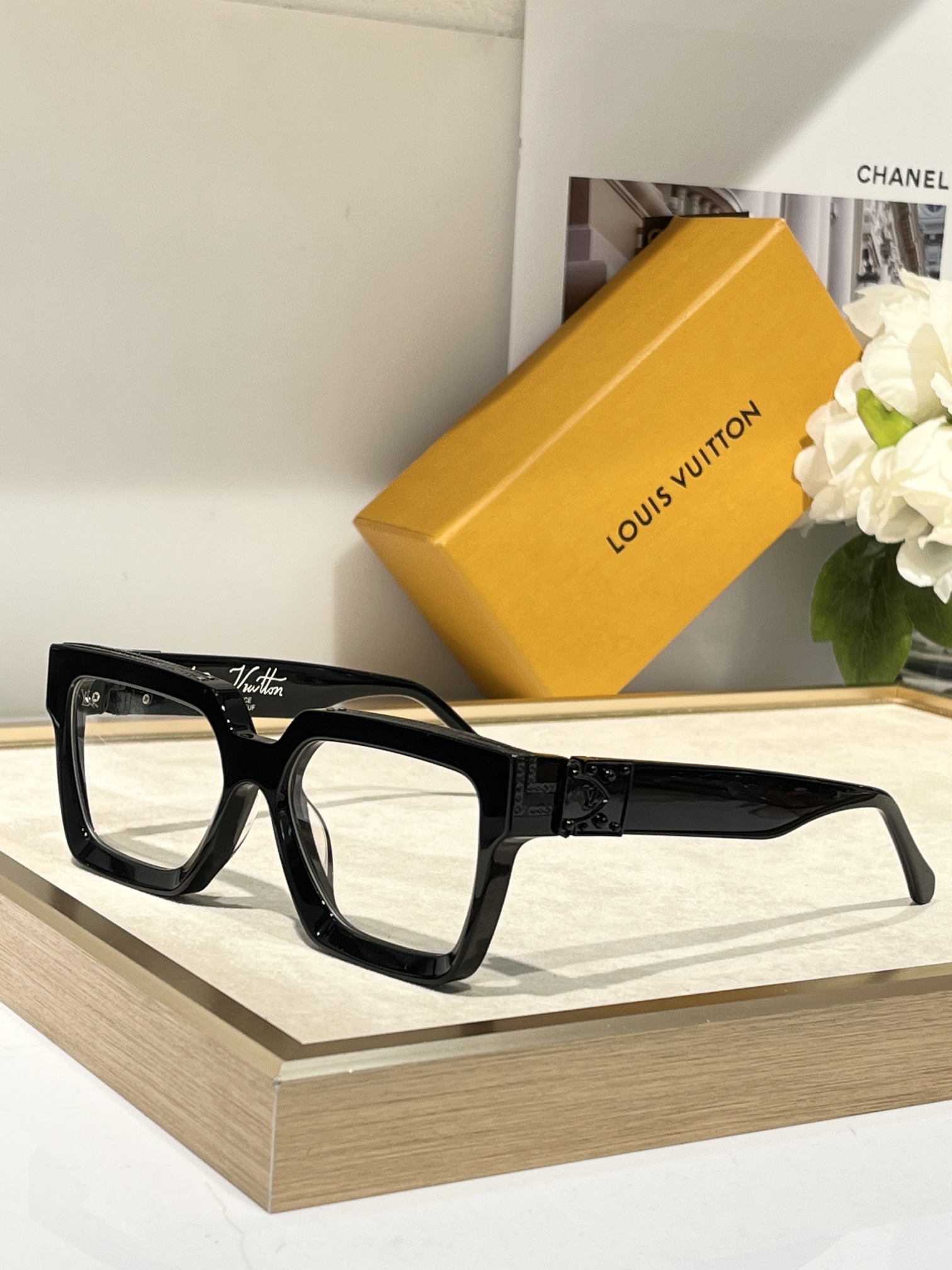 𝙇𝙊𝙐𝙄𝙎 𝙑𝙐𝙄𝙏𝙏𝙊 * Higher version The official website keeps updating the colorGlasses