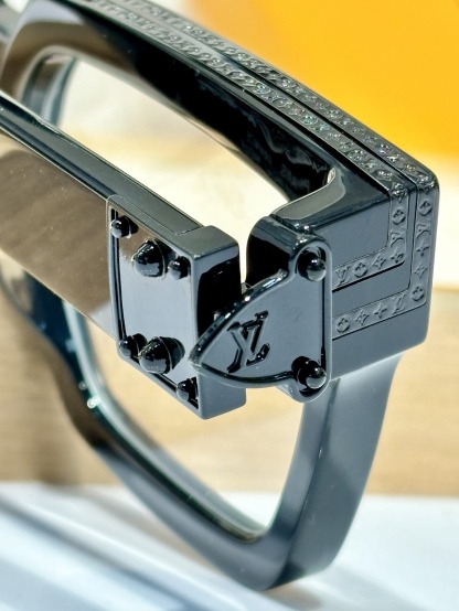 𝙇𝙊𝙐𝙄𝙎 𝙑𝙐𝙄𝙏𝙏𝙊 * Higher version The official website keeps updating the colorGlasses