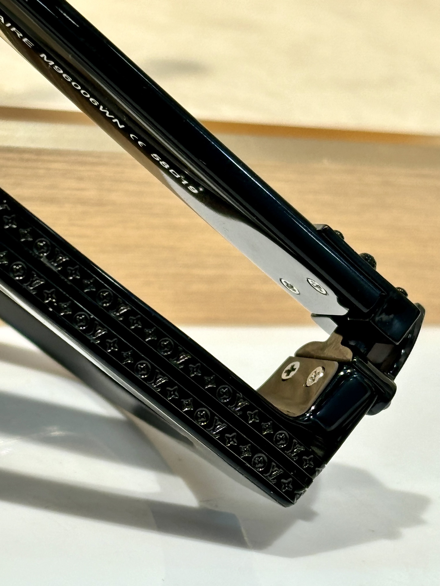 𝙇𝙊𝙐𝙄𝙎 𝙑𝙐𝙄𝙏𝙏𝙊 * Higher version The official website keeps updating the colorGlasses