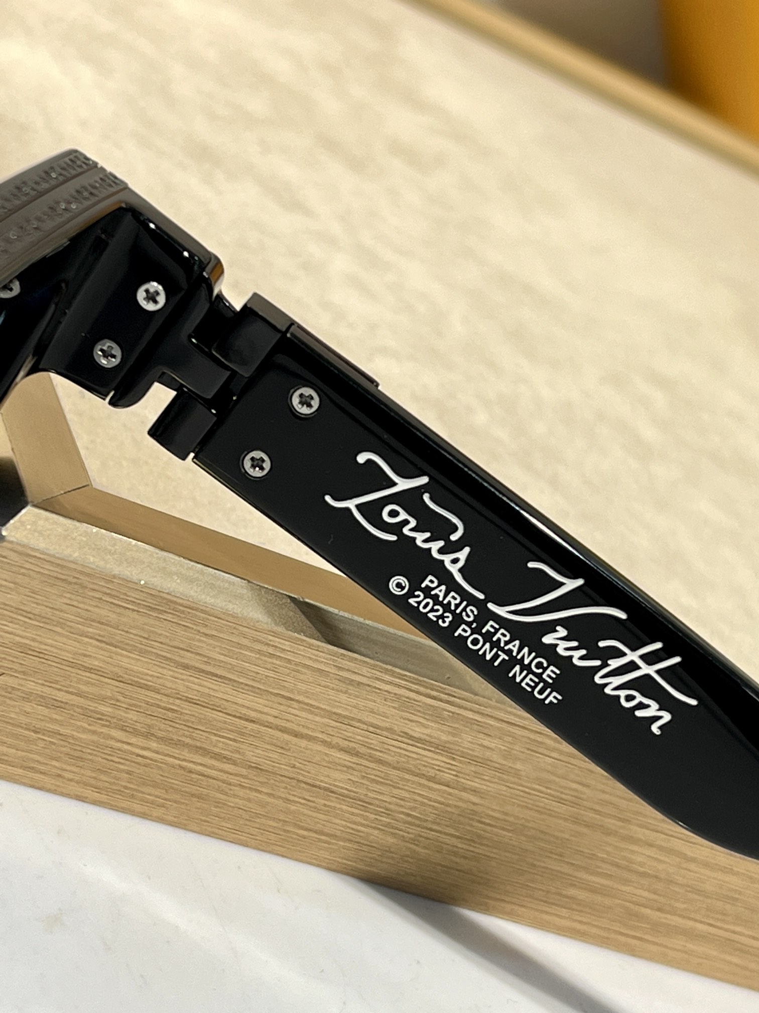 𝙇𝙊𝙐𝙄𝙎 𝙑𝙐𝙄𝙏𝙏𝙊 * Higher version The official website keeps updating the colorGlasses