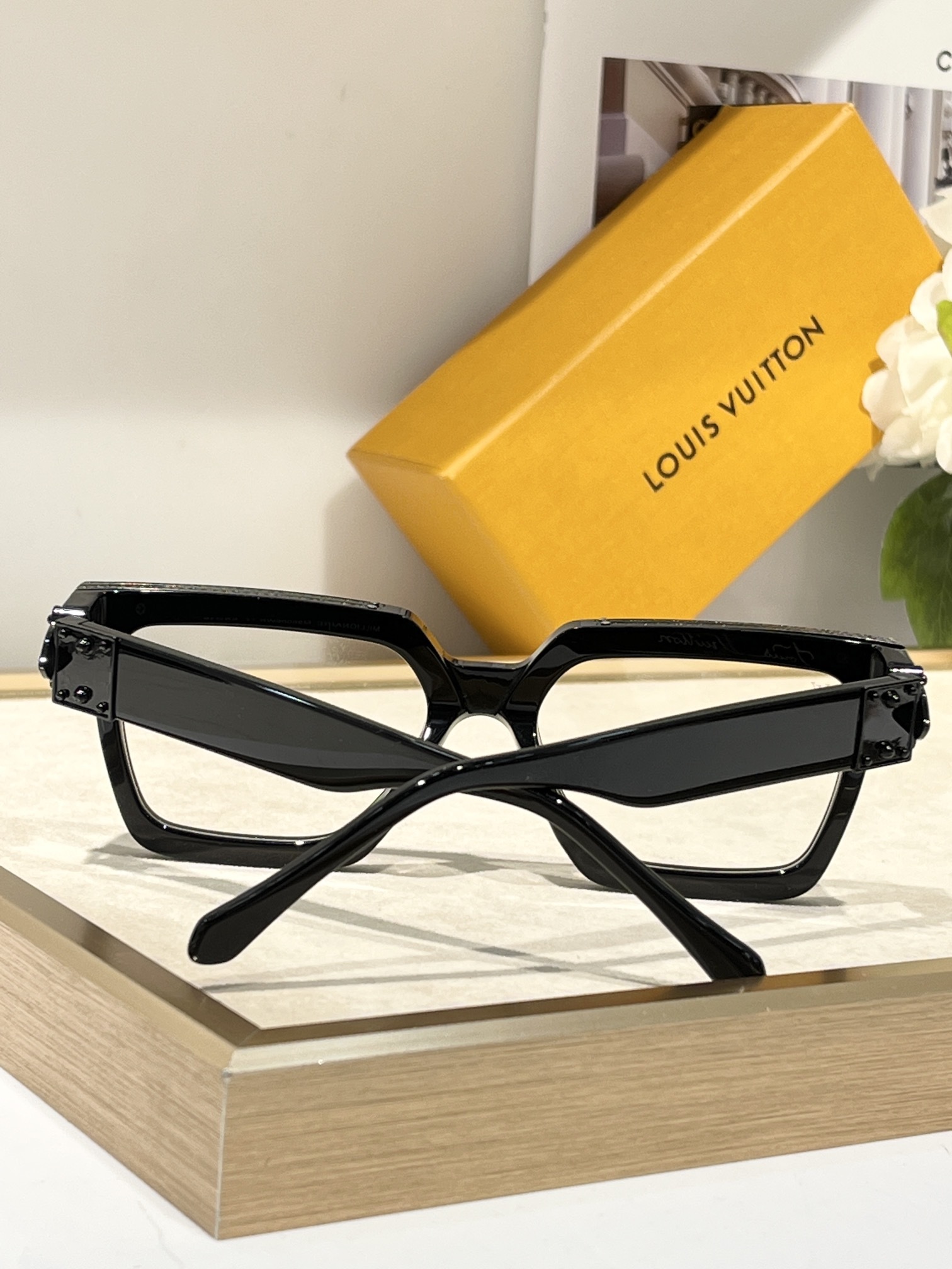 𝙇𝙊𝙐𝙄𝙎 𝙑𝙐𝙄𝙏𝙏𝙊 * Higher version The official website keeps updating the colorGlasses