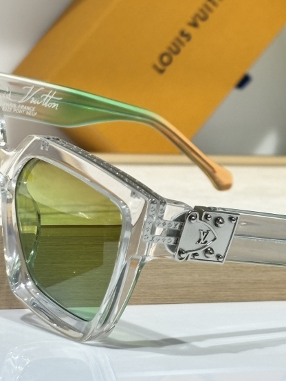 𝙇𝙊𝙐𝙄𝙎 𝙑𝙐𝙄𝙏𝙏𝙊 * Higher version The official website keeps updating the color Lemon color 🍋Glasses