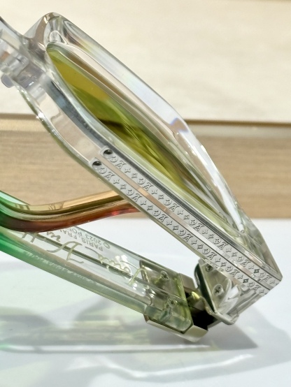 𝙇𝙊𝙐𝙄𝙎 𝙑𝙐𝙄𝙏𝙏𝙊 * Higher version The official website keeps updating the color Lemon color 🍋Glasses