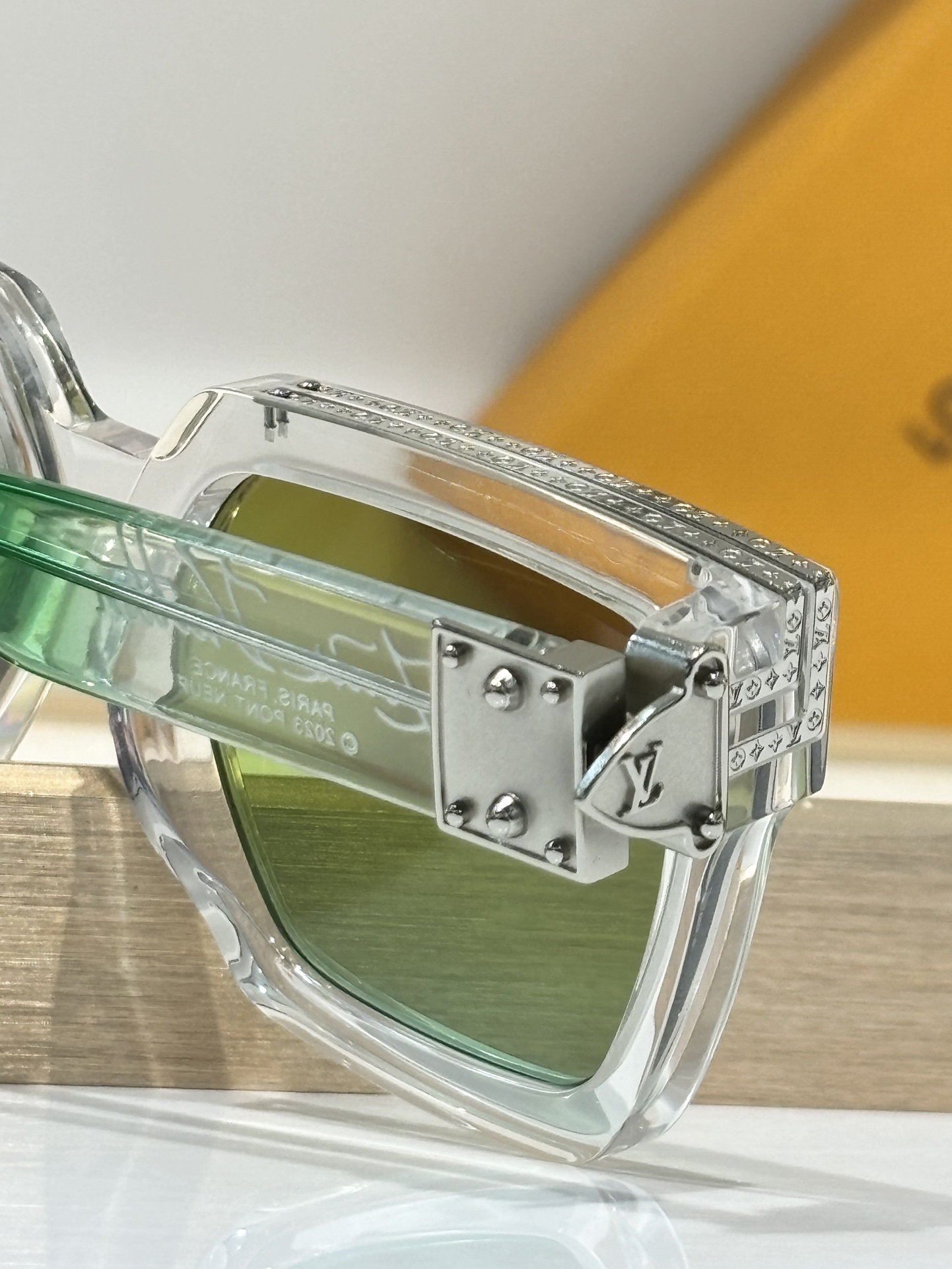 𝙇𝙊𝙐𝙄𝙎 𝙑𝙐𝙄𝙏𝙏𝙊 * Higher version The official website keeps updating the color Lemon color 🍋Glasses