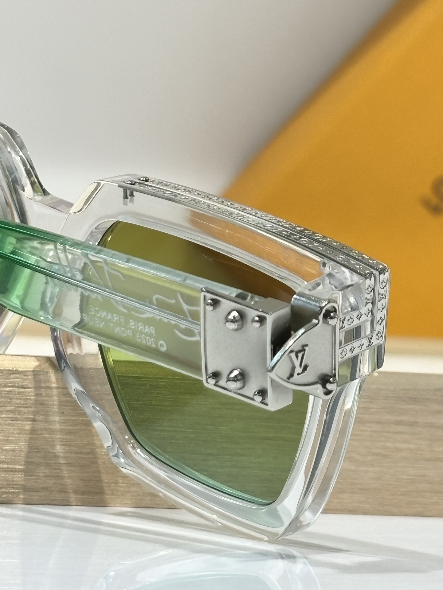 𝙇𝙊𝙐𝙄𝙎 𝙑𝙐𝙄𝙏𝙏𝙊 * Higher version The official website keeps updating the color Lemon color 🍋Glasses