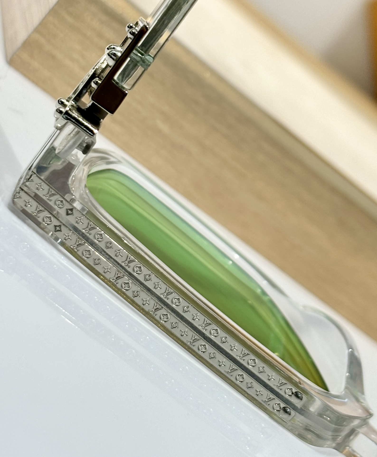 𝙇𝙊𝙐𝙄𝙎 𝙑𝙐𝙄𝙏𝙏𝙊 * Higher version The official website keeps updating the color Lemon color 🍋Glasses