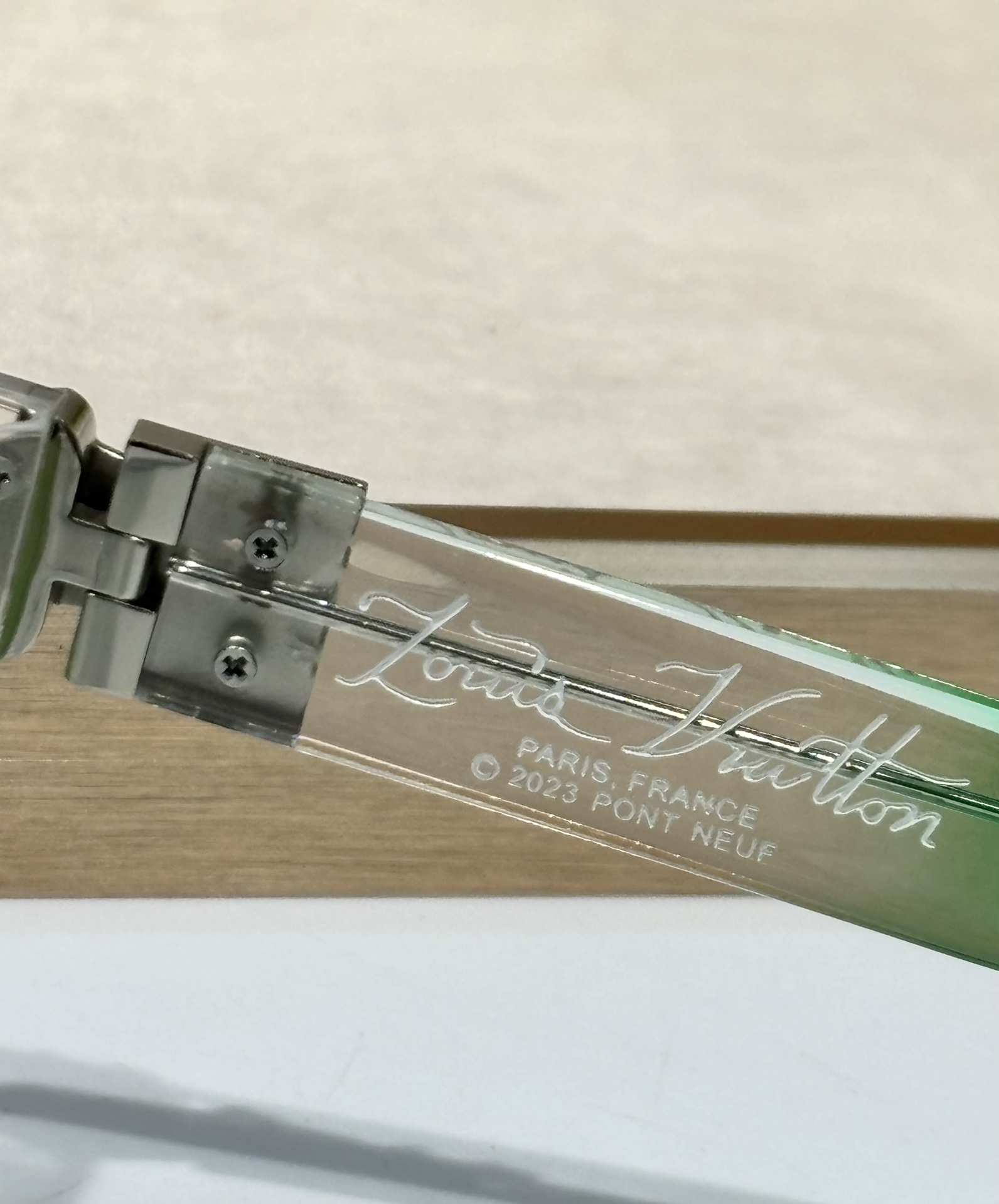 𝙇𝙊𝙐𝙄𝙎 𝙑𝙐𝙄𝙏𝙏𝙊 * Higher version The official website keeps updating the color Lemon color 🍋Glasses