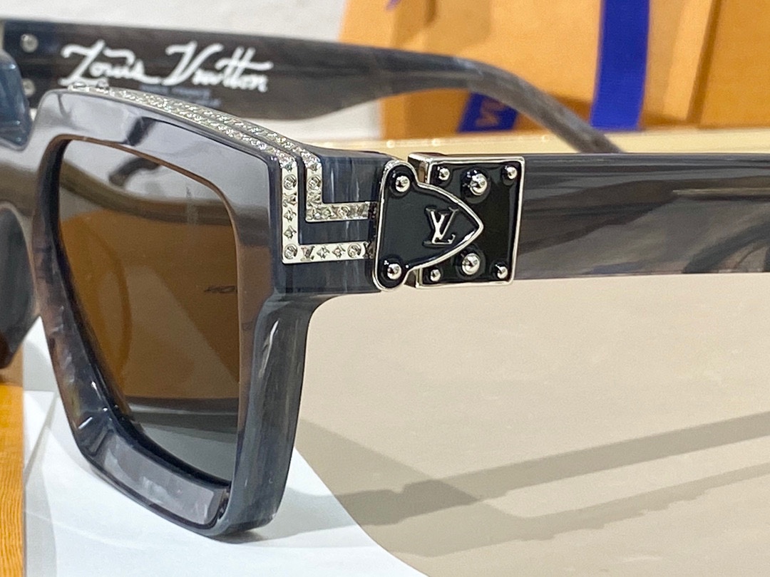 𝙇𝙊𝙐𝙄𝙎 𝙑𝙐𝙄𝙏𝙏𝙊 * Higher version The official website keeps updating the color Cement greyGlasses