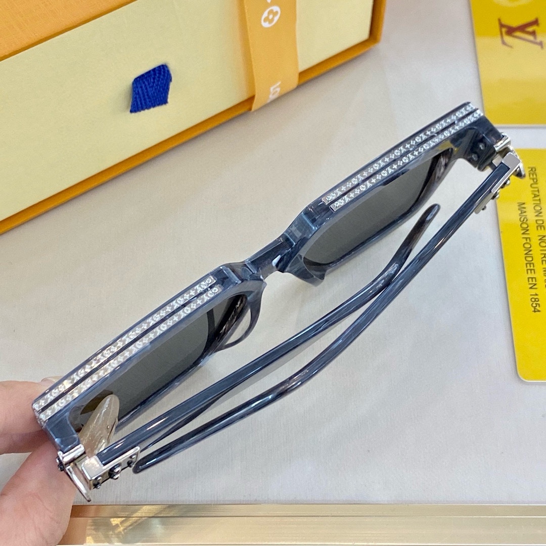 𝙇𝙊𝙐𝙄𝙎 𝙑𝙐𝙄𝙏𝙏𝙊 * Higher version The official website keeps updating the color Cement greyGlasses