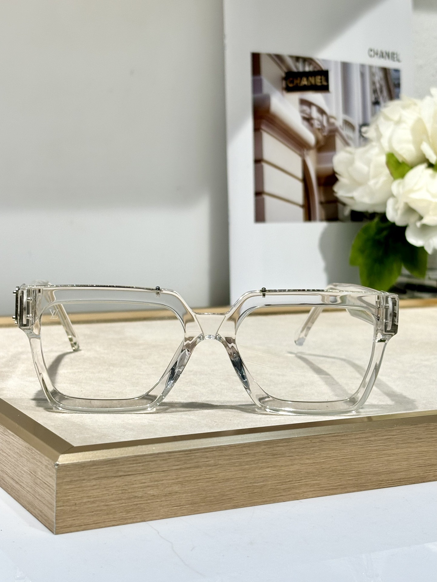 𝙇𝙊𝙐𝙄𝙎 𝙑𝙐𝙄𝙏𝙏𝙊 * Higher version The official website keeps updating the color Transparent color