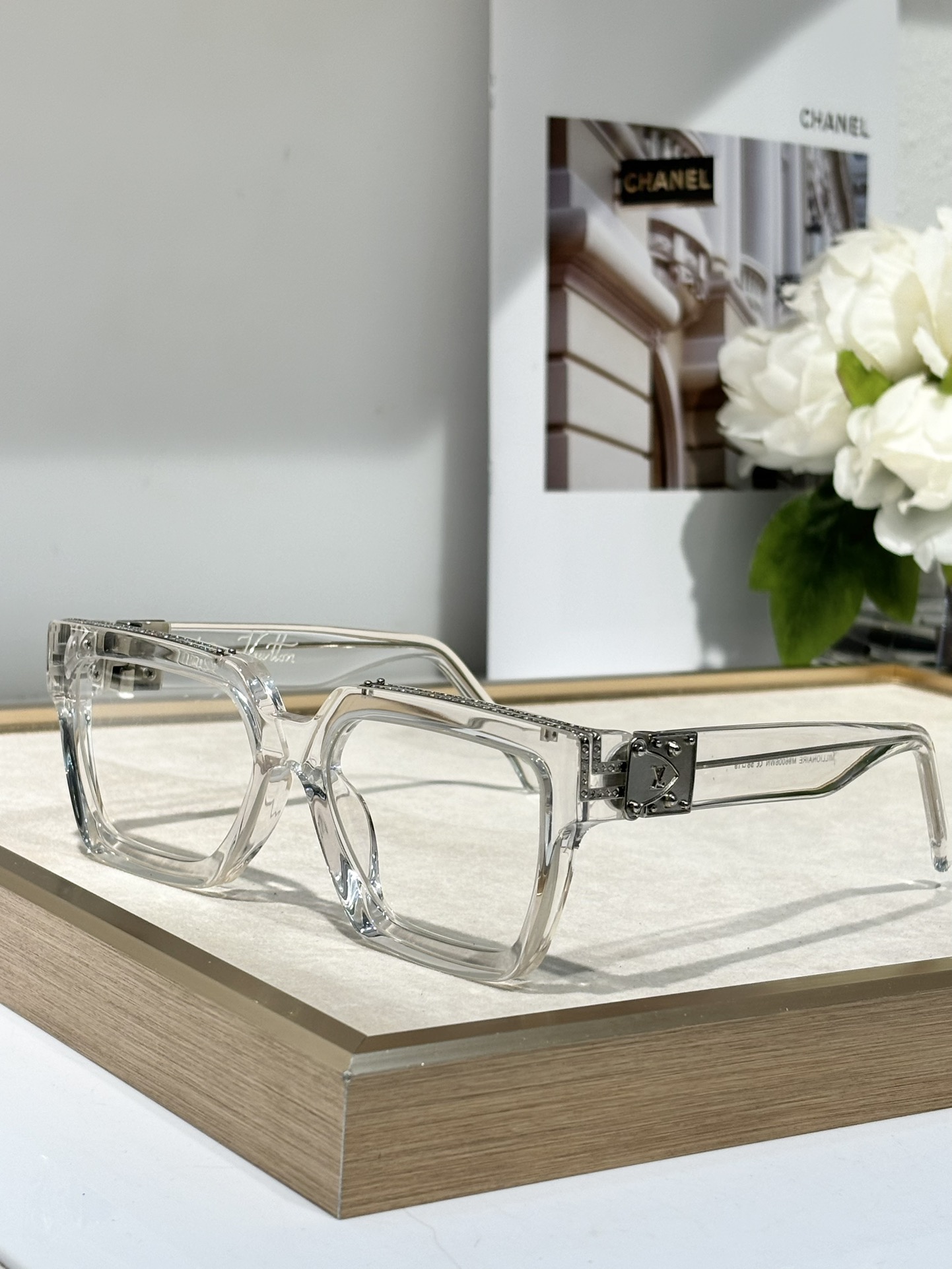 𝙇𝙊𝙐𝙄𝙎 𝙑𝙐𝙄𝙏𝙏𝙊 * Higher version The official website keeps updating the color Transparent color