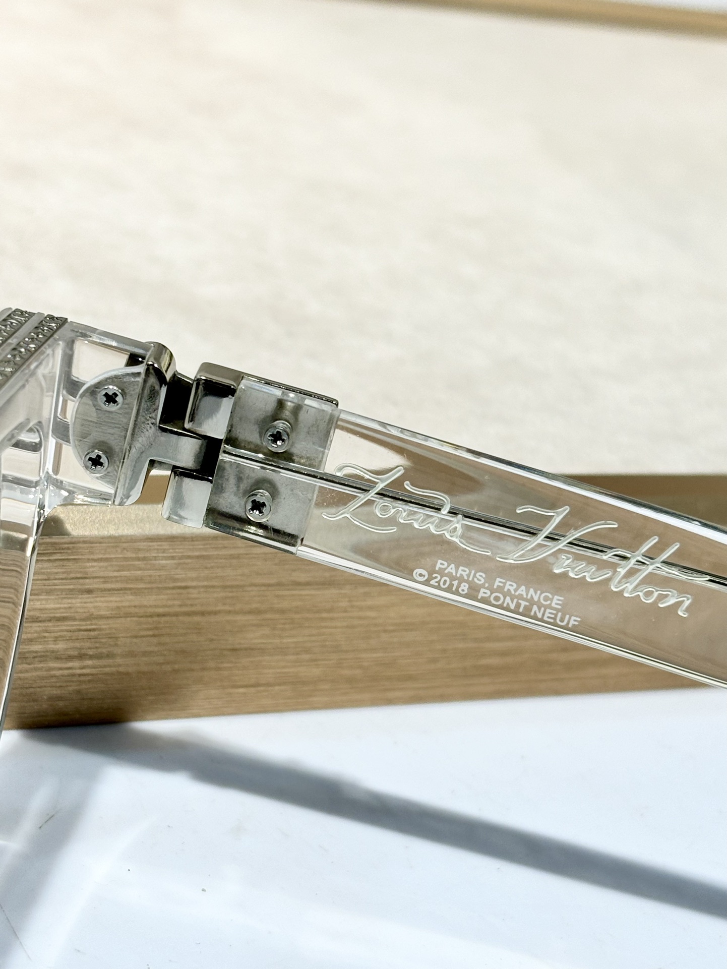 𝙇𝙊𝙐𝙄𝙎 𝙑𝙐𝙄𝙏𝙏𝙊 * Higher version The official website keeps updating the color Transparent color