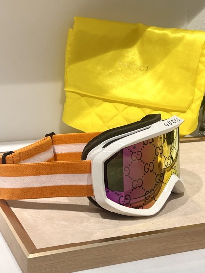 Gucci ski mirror Skiing Hobby Party🎿