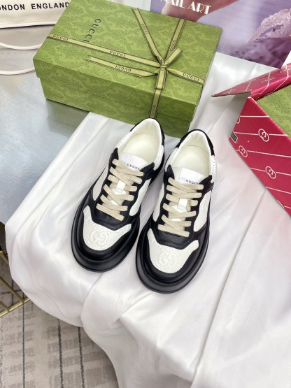 Lightweight and thick-soled sports series! G-home couples' biscuit shoes