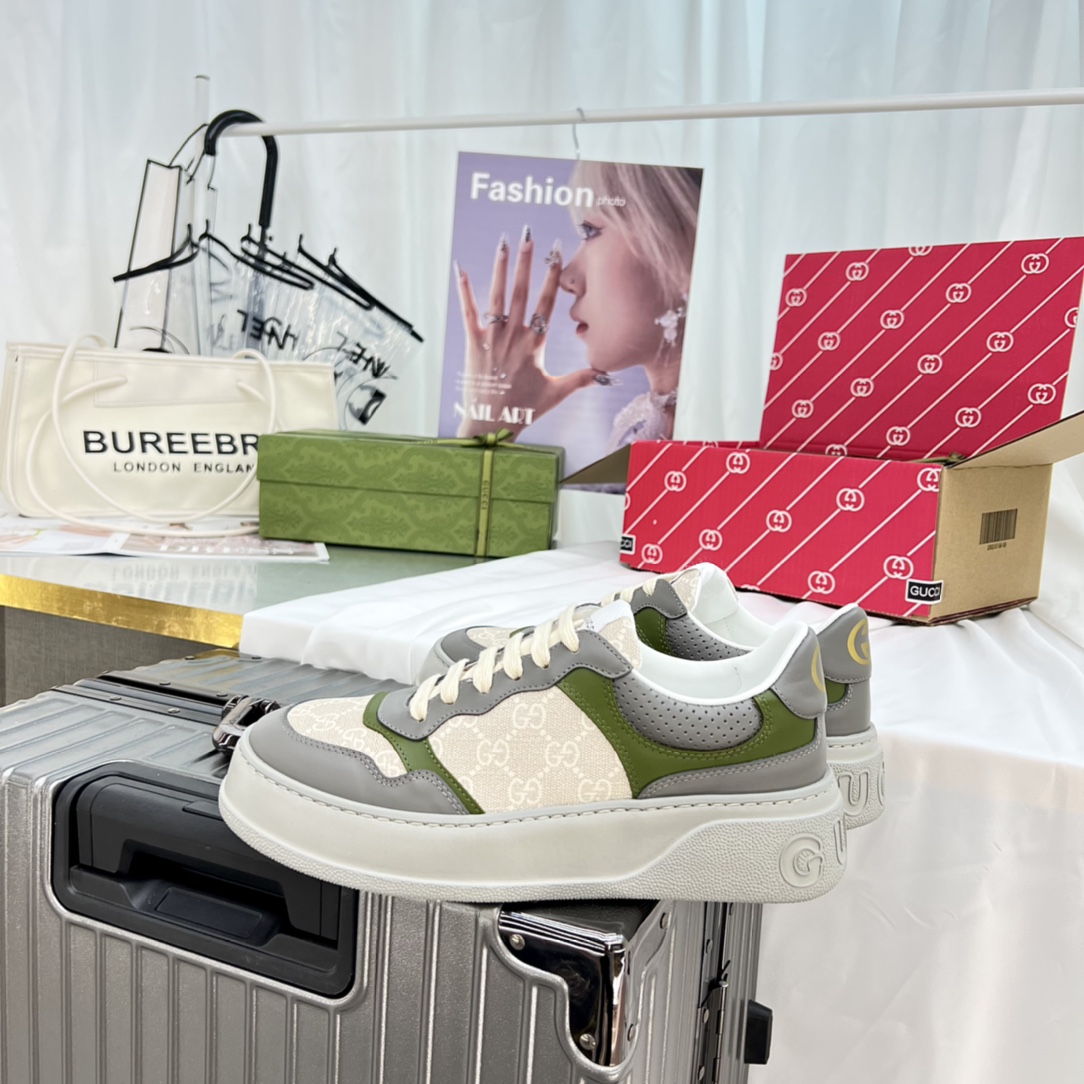 The new Chunky lightweight, soft and thick bottomed sports series! G-home couples' biscuit shoes