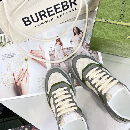 The new Chunky lightweight, soft and thick bottomed sports series! G-home couples' biscuit shoes