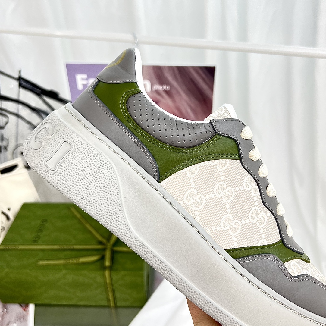 The new Chunky lightweight, soft and thick bottomed sports series! G-home couples' biscuit shoes