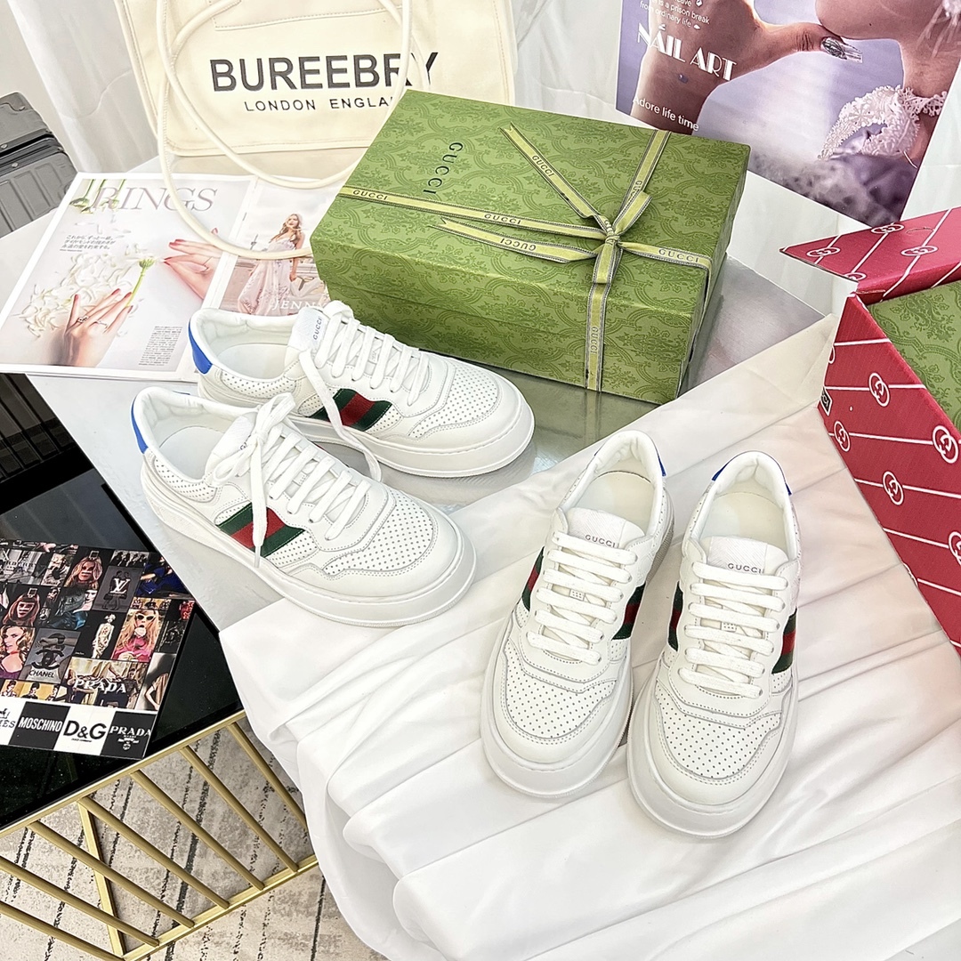 The new Chunky lightweight, soft and thick bottomed sports series! G-home couples' biscuit shoes