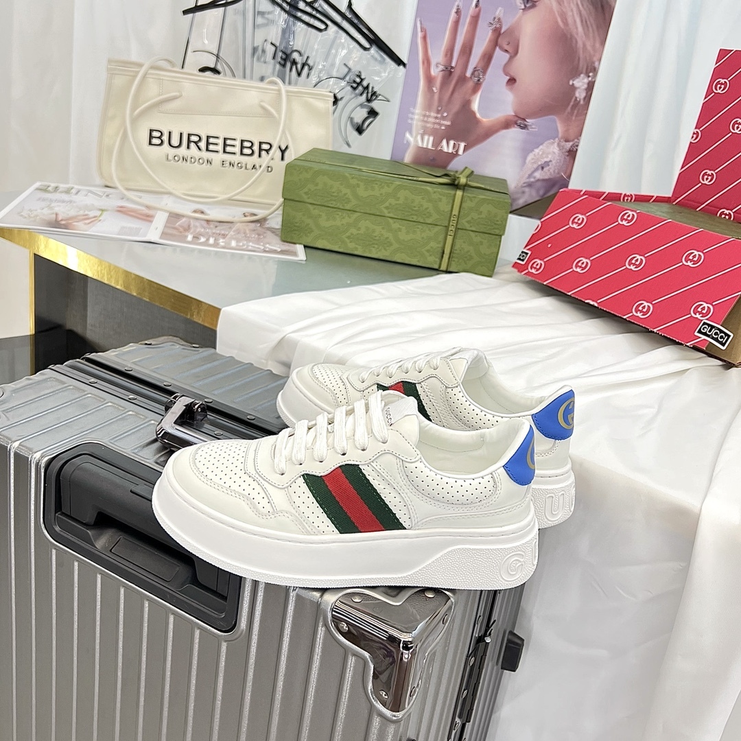 The new Chunky lightweight, soft and thick bottomed sports series! G-home couples' biscuit shoes