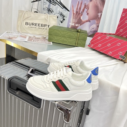 The new Chunky lightweight, soft and thick bottomed sports series! G-home couples' biscuit shoes