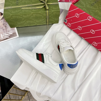 The new Chunky lightweight, soft and thick bottomed sports series! G-home couples' biscuit shoes