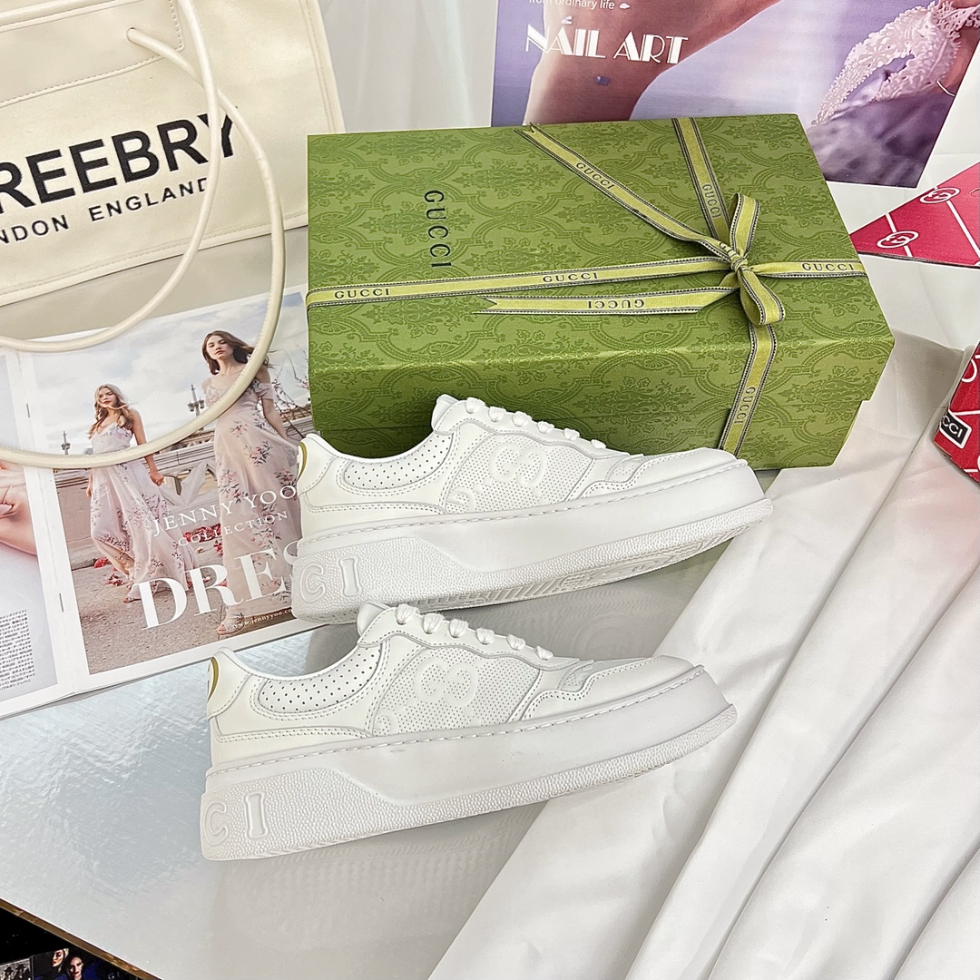 The new Chunky lightweight, soft and thick bottomed sports series! G-home couples' biscuit shoes