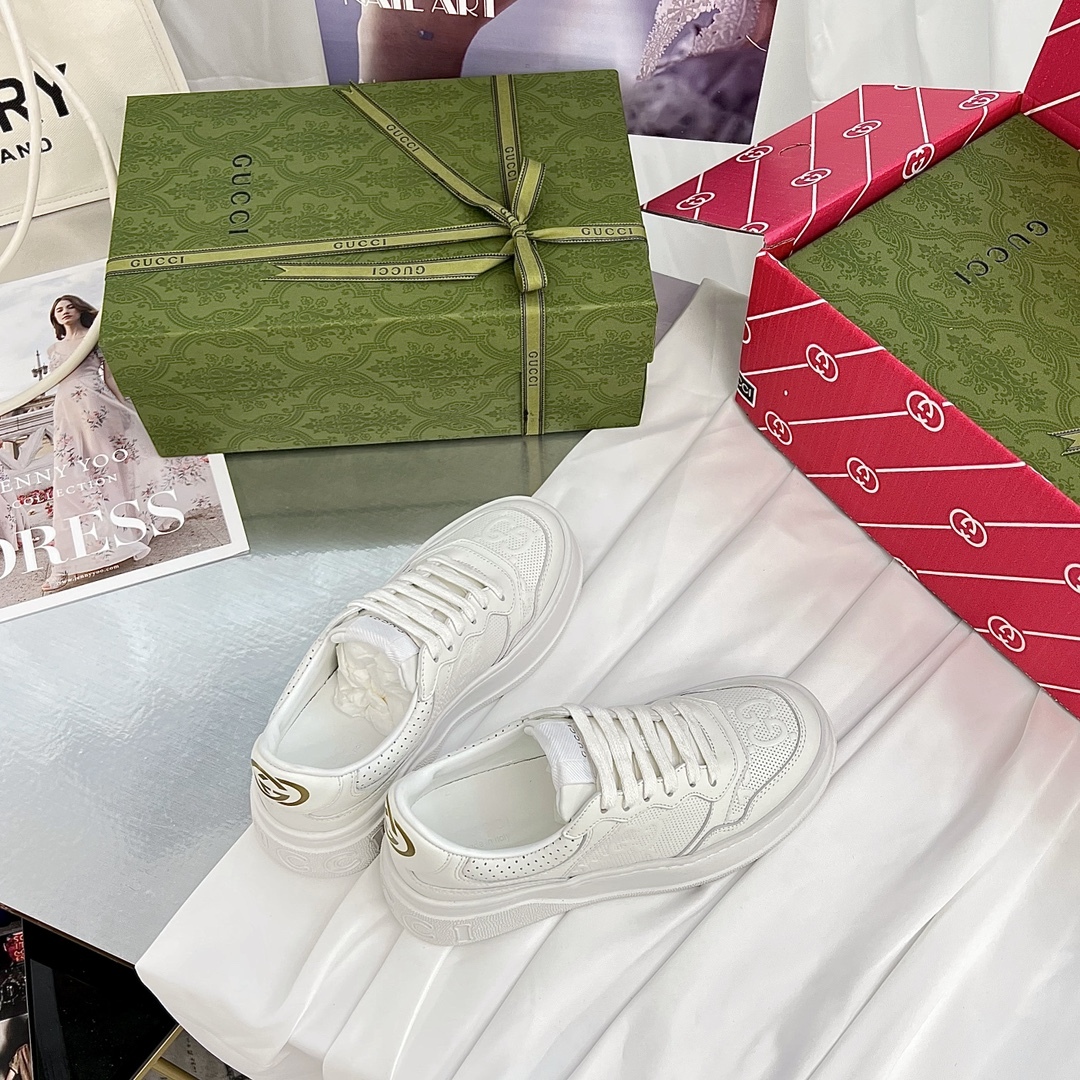 The new Chunky lightweight, soft and thick bottomed sports series! G-home couples' biscuit shoes