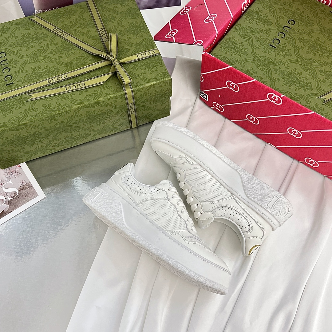 The new Chunky lightweight, soft and thick bottomed sports series! G-home couples' biscuit shoes