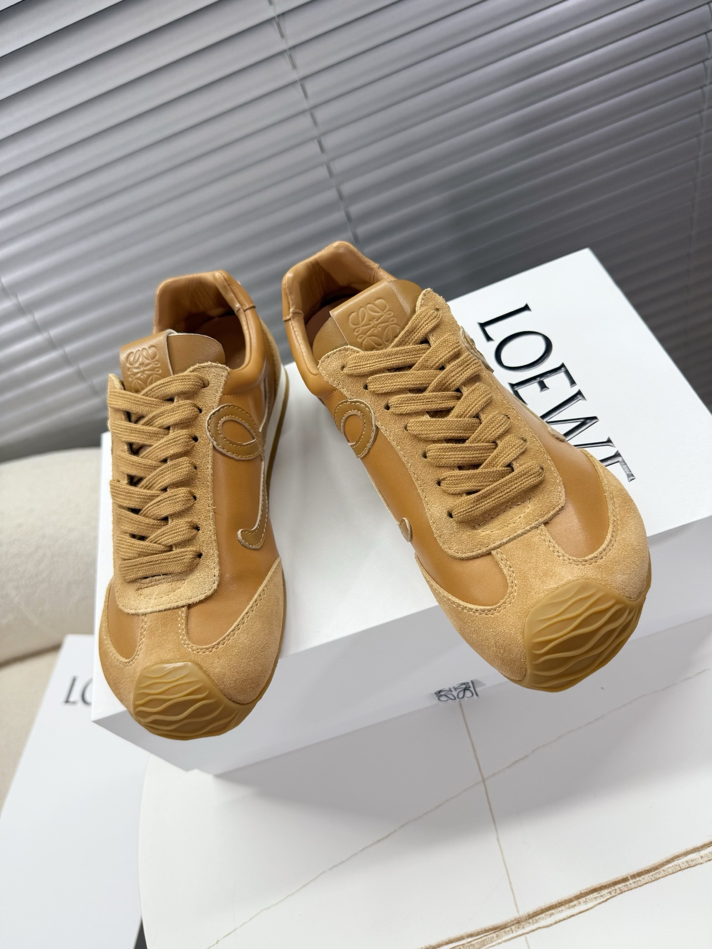 Loewe Couple style series, Forrest Gump shoes, German training shoes, sports shoes