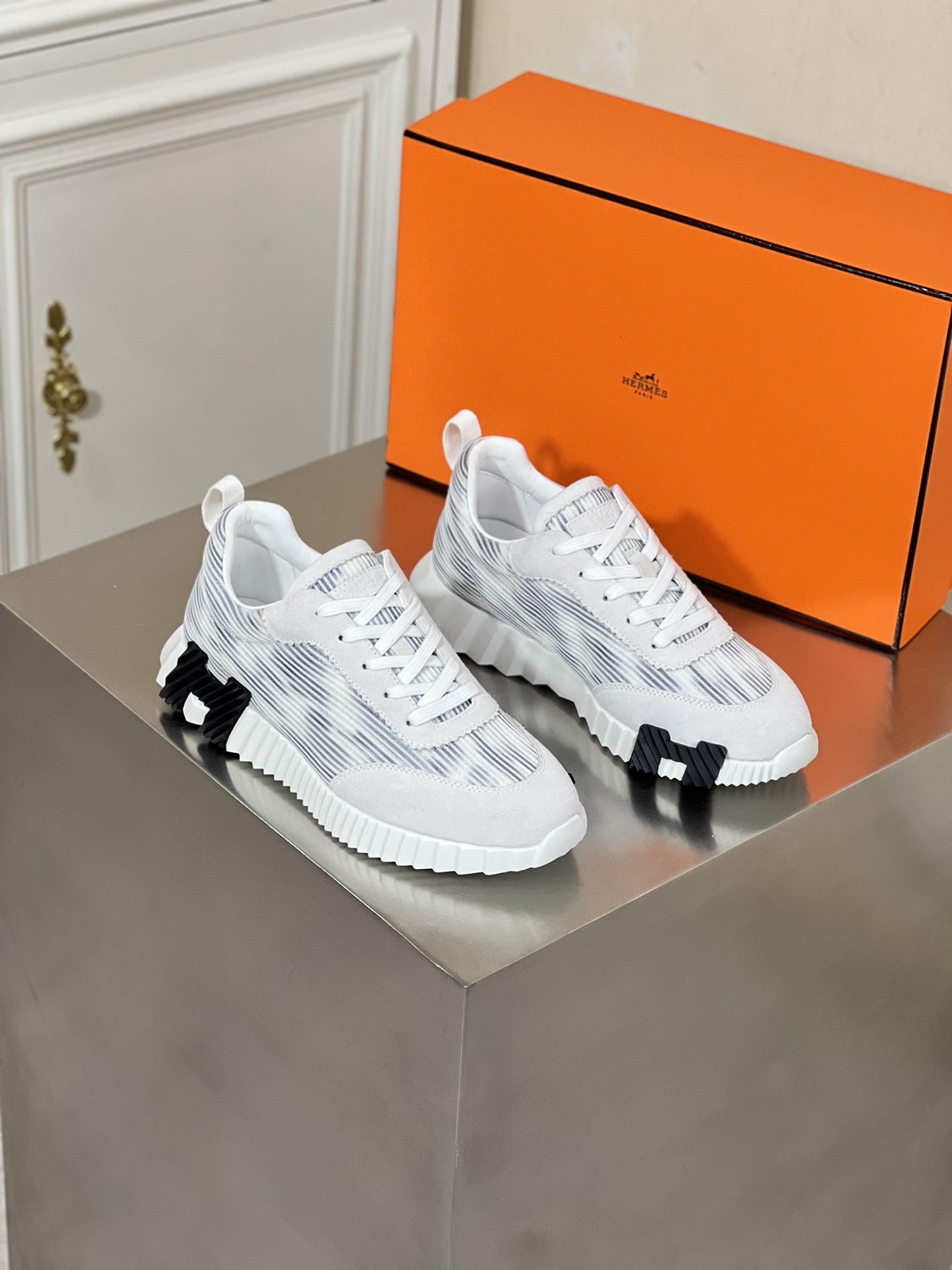 ••New Products•• HERME* High-end Men's Sports • Casual Shoes.