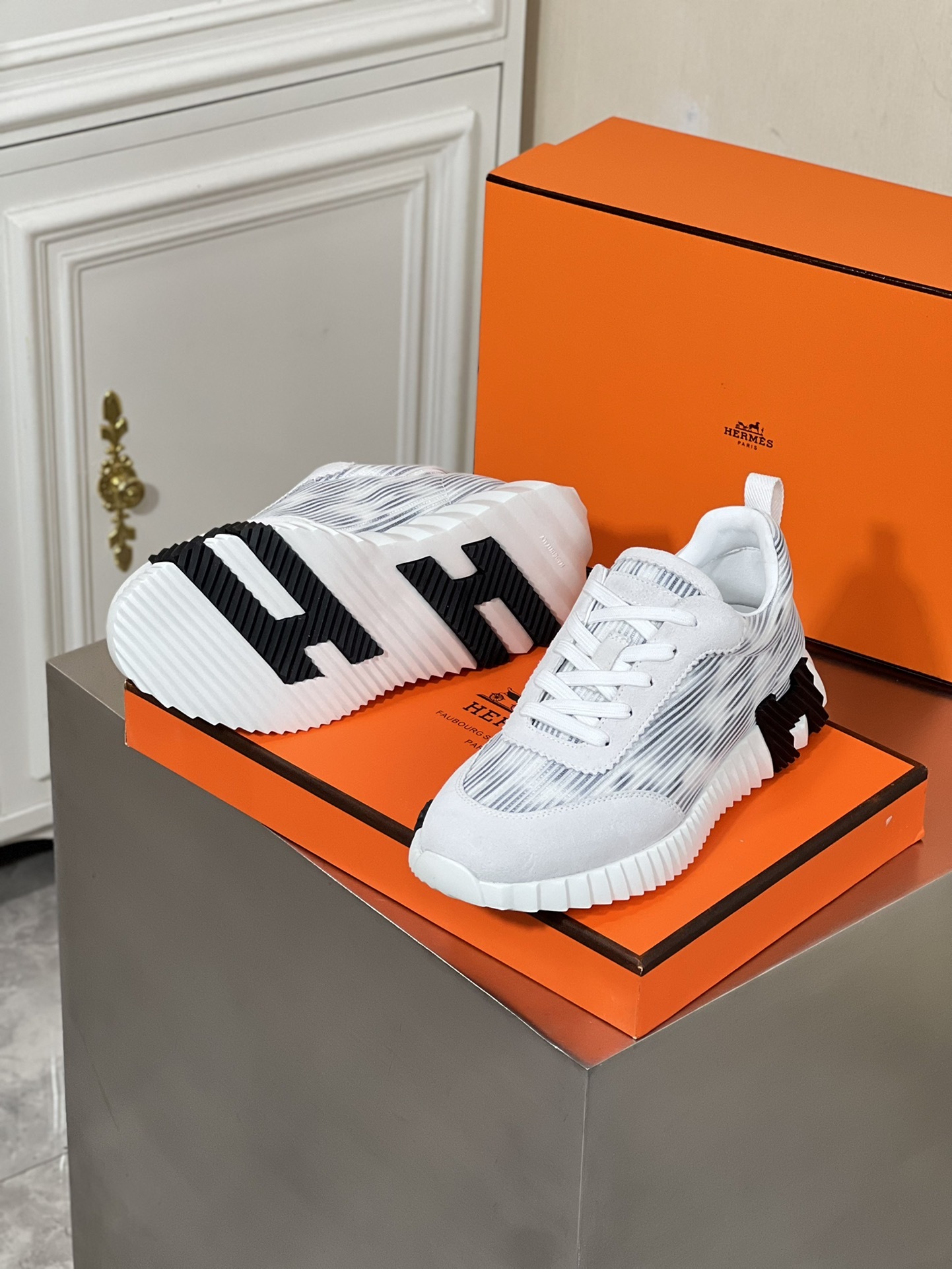 ••New Products•• HERME* High-end Men's Sports • Casual Shoes.