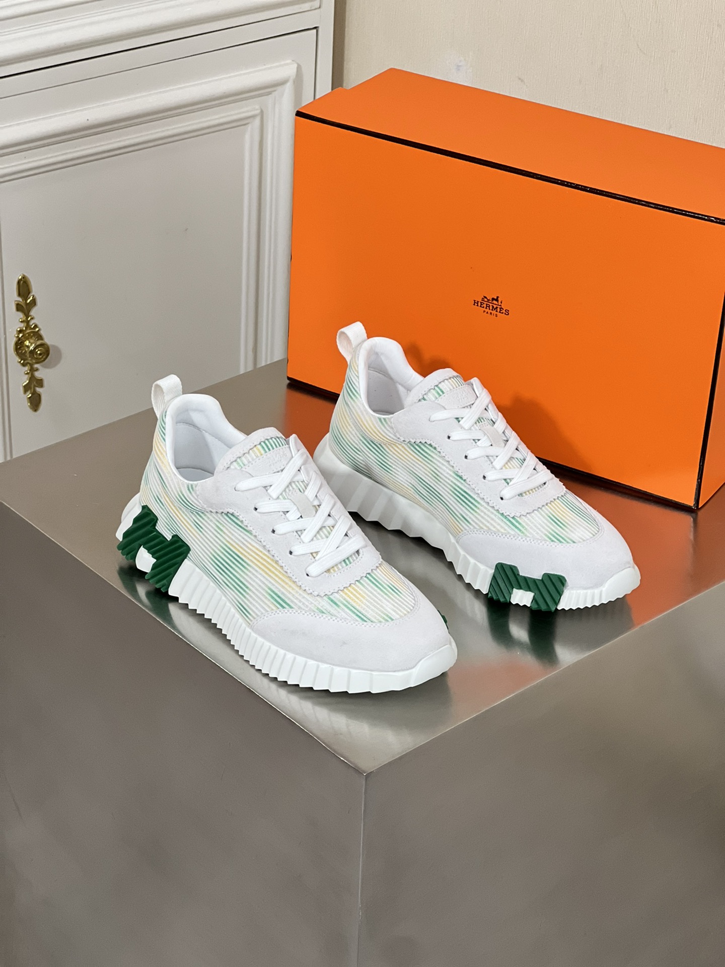 ••New Products•• HERME* High-end Men's Sports • Casual Shoes.