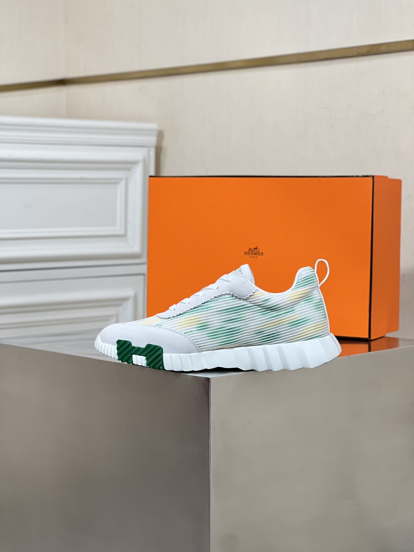 ••New Products•• HERME* High-end Men's Sports • Casual Shoes.