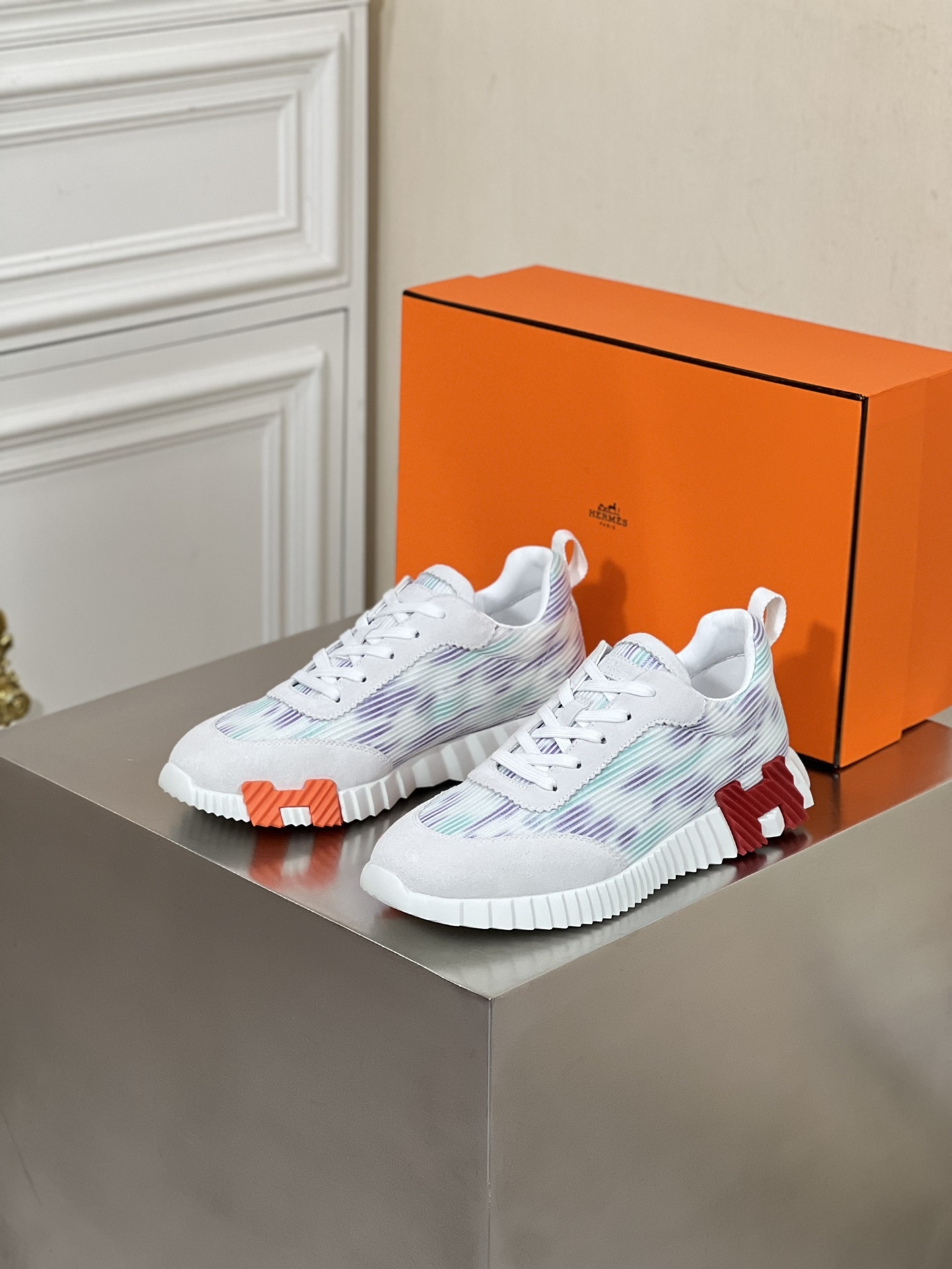 ••New Products•• HERME* High-end Men's Sports • Casual Shoes.